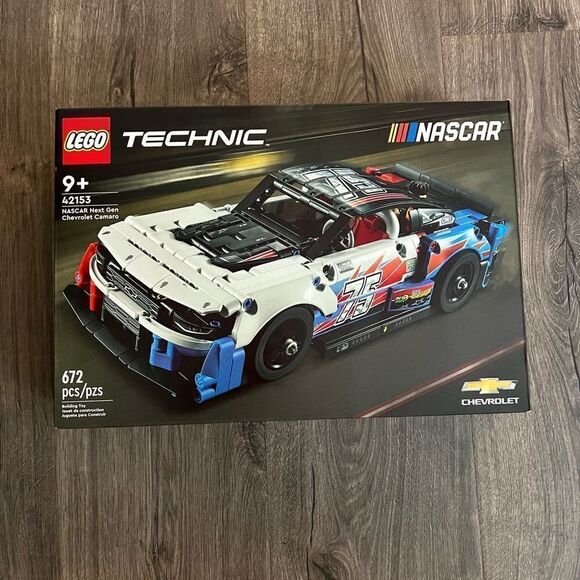 - LEGO Technic NASCAR Next Gen Chevrolet 672 pcs - Picture 1 of 2